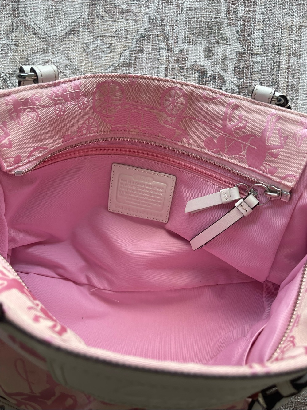 Coach Rare Y2K 2000’s Baby Pink Carriage Shoulder Tote with White Trim - Picture 5 of 16